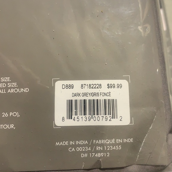 GlucksteinHome
300-Thread Count Cotton Sheet Set - Picture 4 of 5